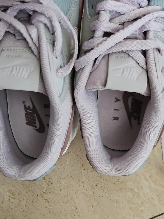 Nike Women's Air Max 90 LV8 Light Iron Ore-Platinum Violet SZ 9.5 - Picture 2 of 3